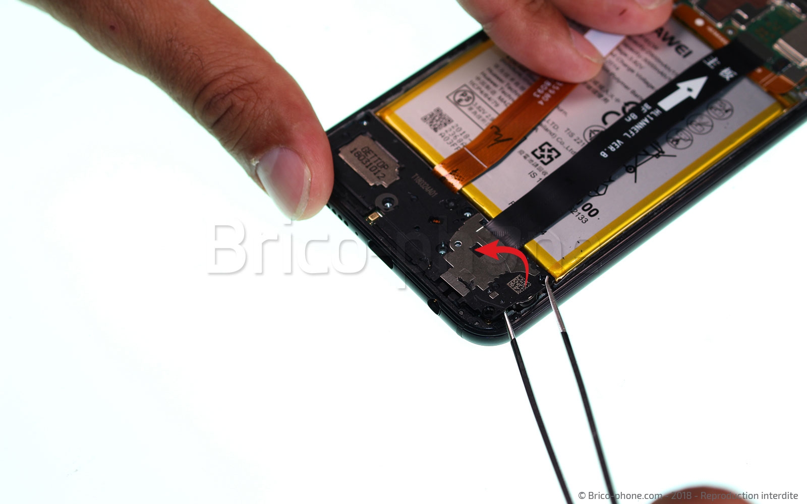 Changement d'écran (vitre+châssis+batterie) sur P20 lite photo 2