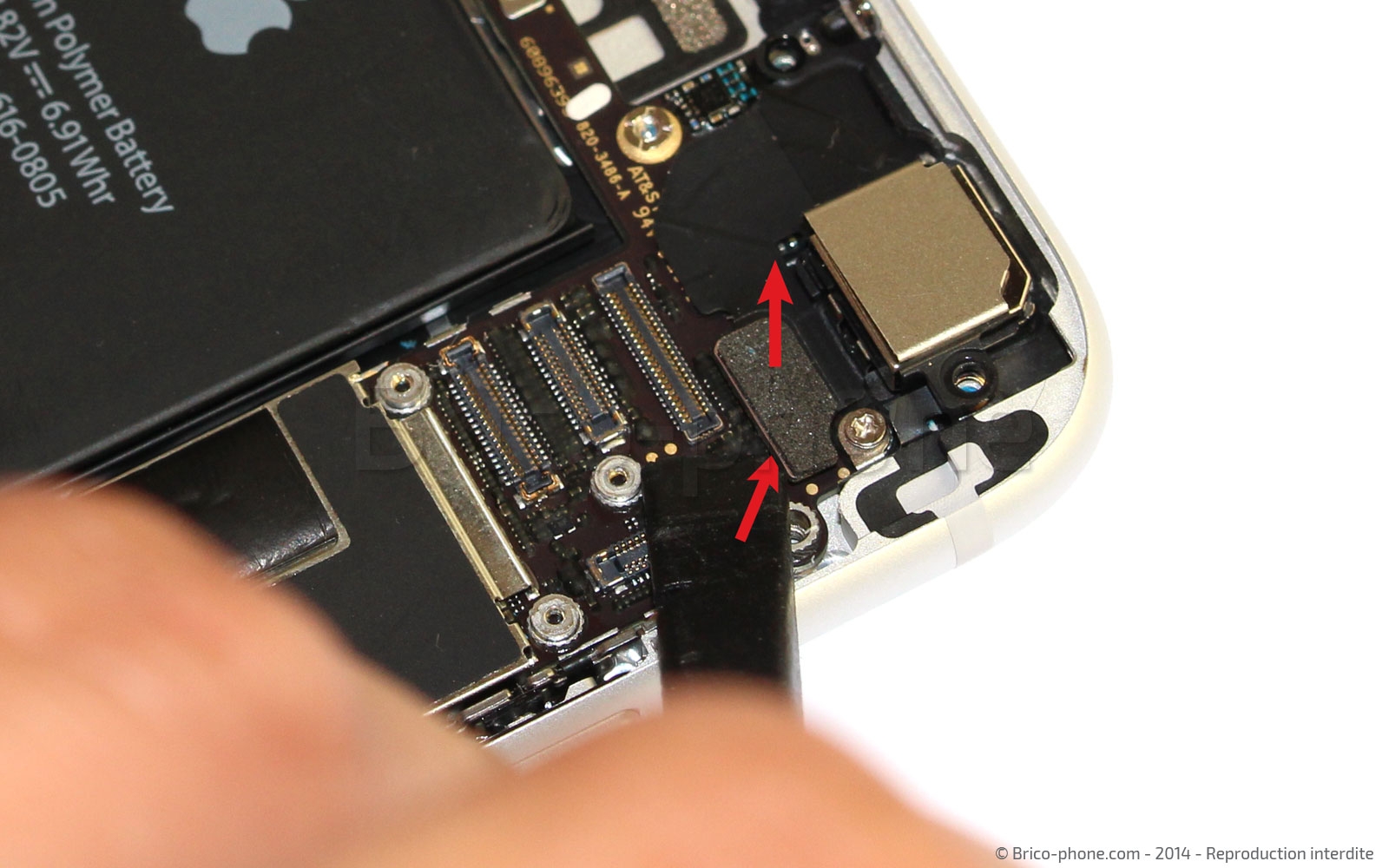 Changement d'antenne réseau (WiFi-GPS-Bluetooth) sur iPhone 6 photo 1