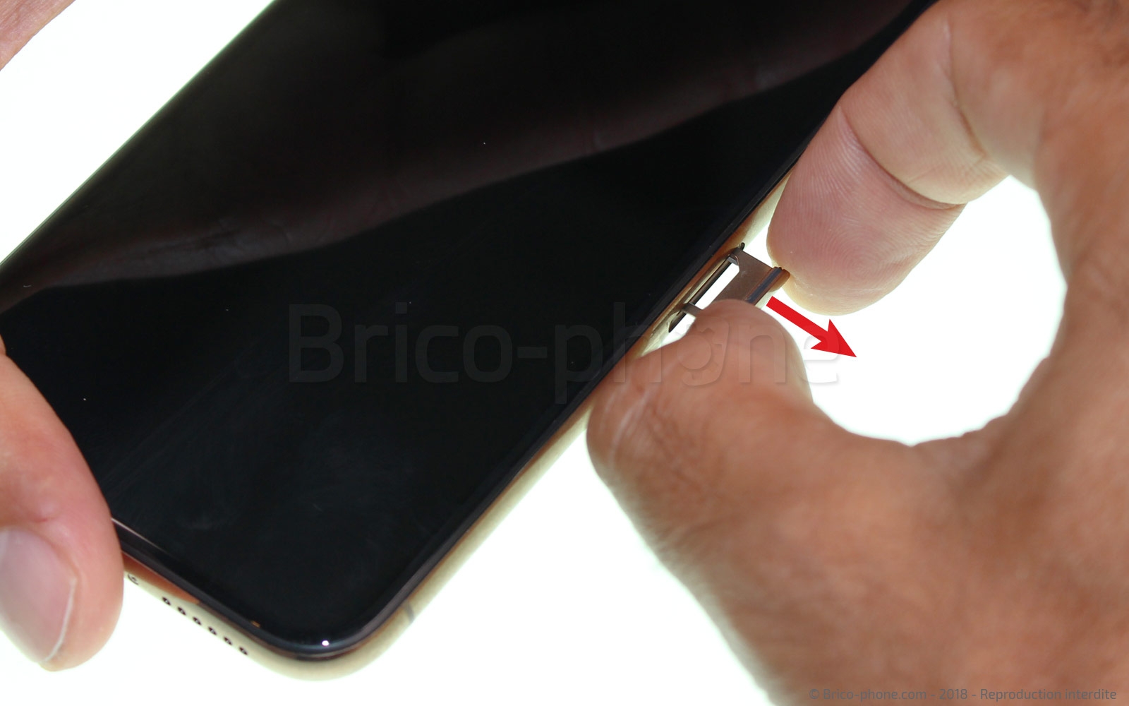 Changement du connecteur de charge sur iPhone XS photo 3