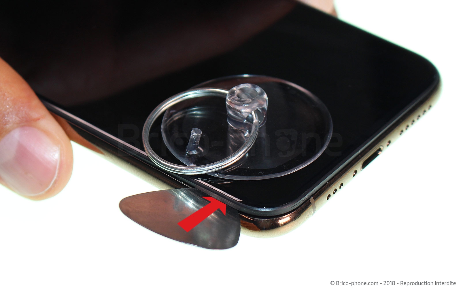 Changement du connecteur de charge sur iPhone XS photo 3