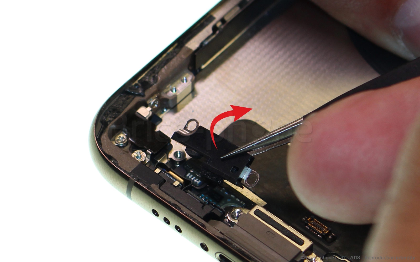 Changement du connecteur de charge sur iPhone XS photo 2