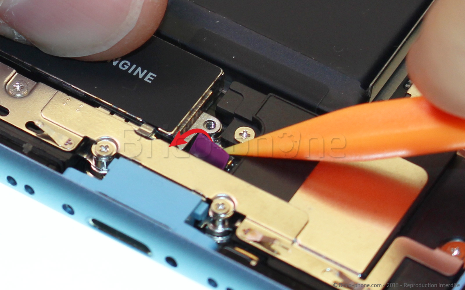 Changement du vibreur Taptic Engine sur iPhone XR photo 2