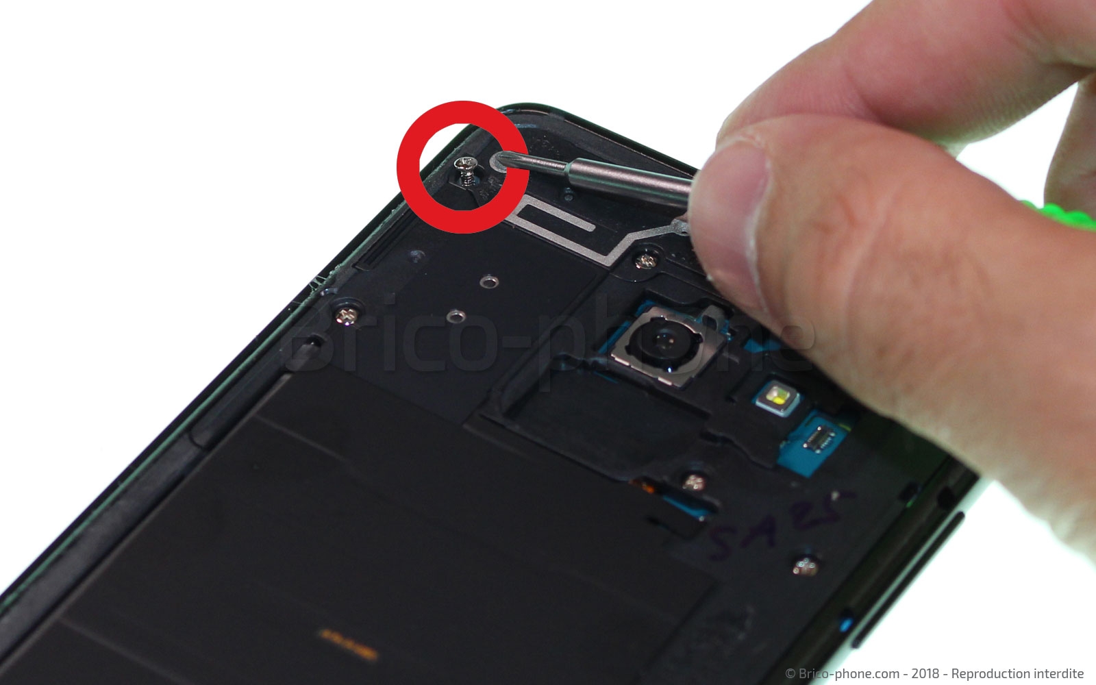 Changement du haut-parleur externe / antenne NFC sur Galaxy A8 2018 photo 1