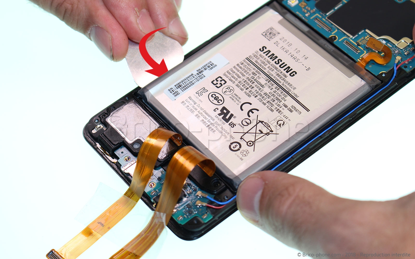 Changement de batterie sur Galaxy A9 2018 photo 1