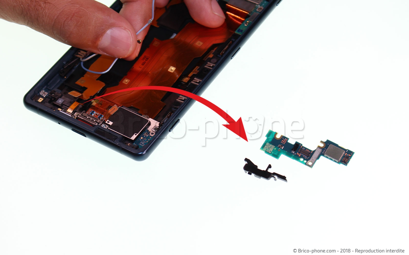 Changement de nappe power / volume sur Xperia XZ2 photo 2