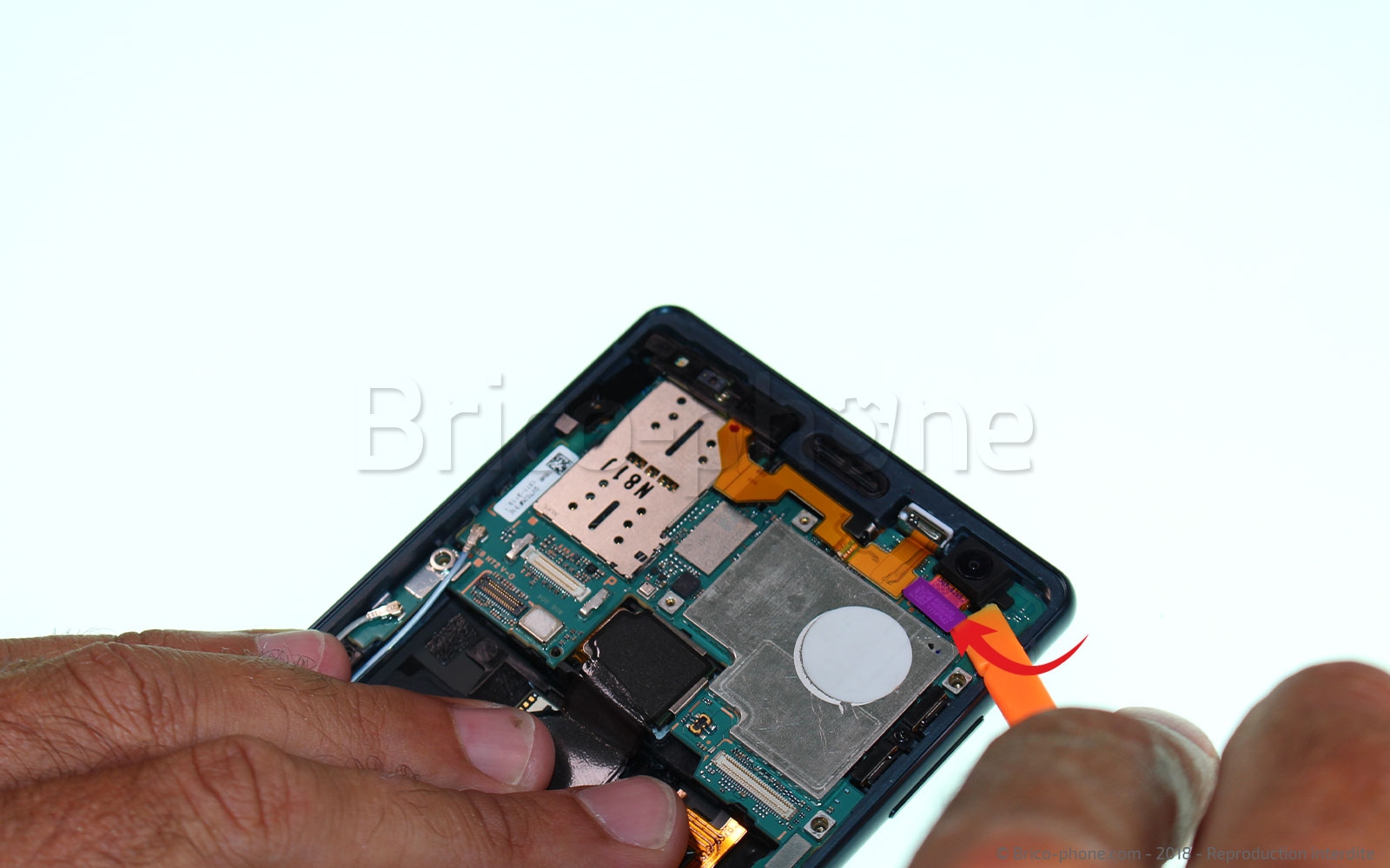 Changement de nappe power / volume sur Xperia XZ2 photo 2