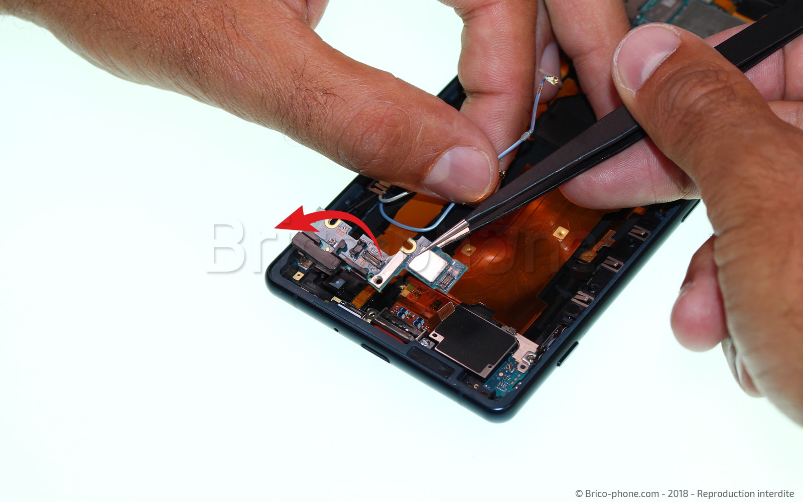 Changement de micro sur Xperia XZ2 photo 1