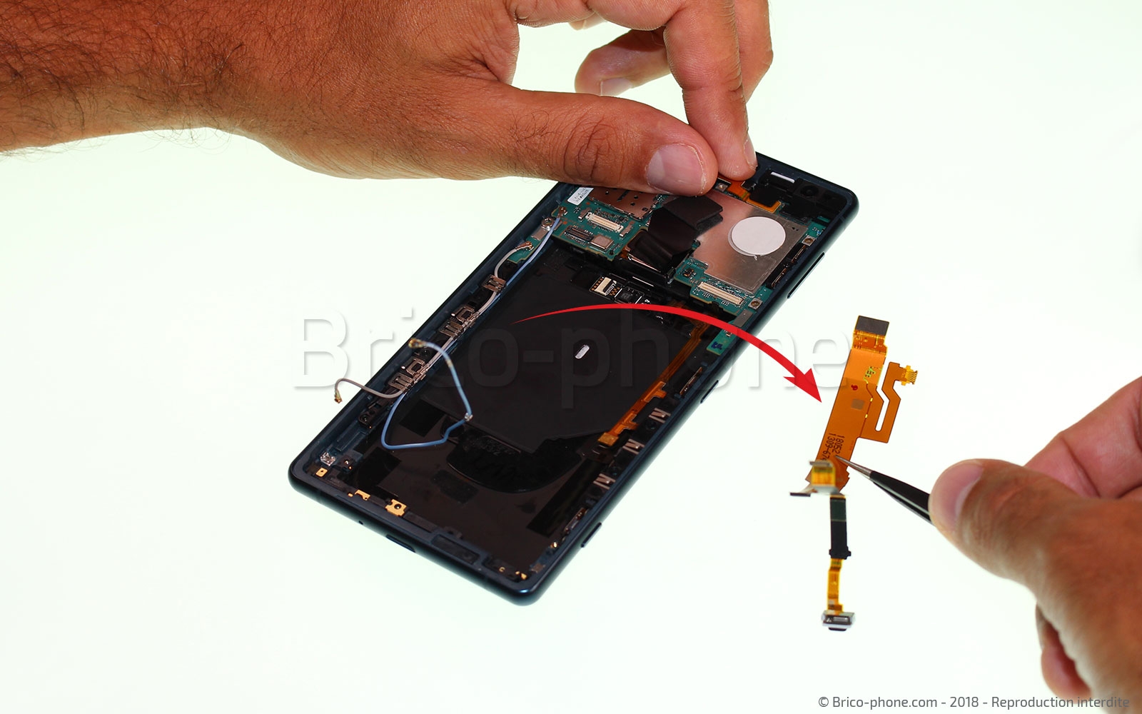 Changement de micro sur Xperia XZ2 photo 4