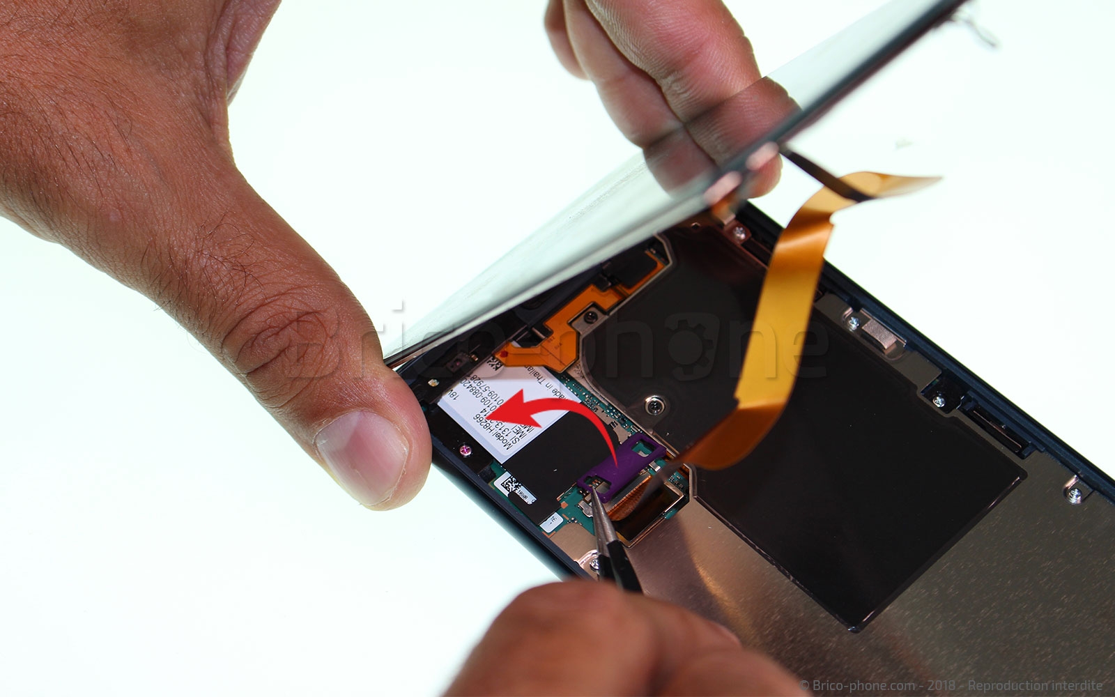 Changement de connecteur de charge sur Xperia XZ2 photo 1