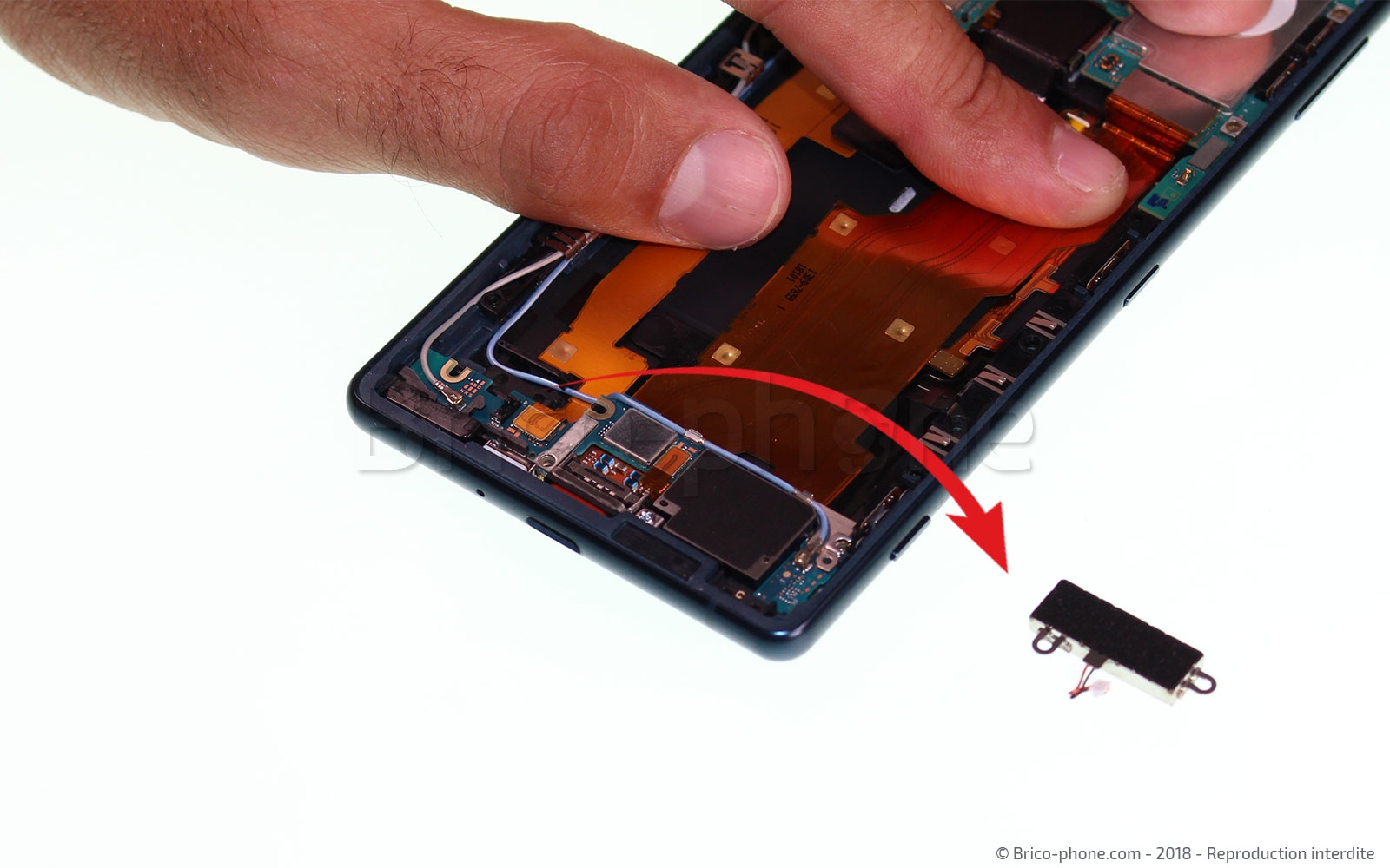 Changement de connecteur de charge sur Xperia XZ2 photo 4