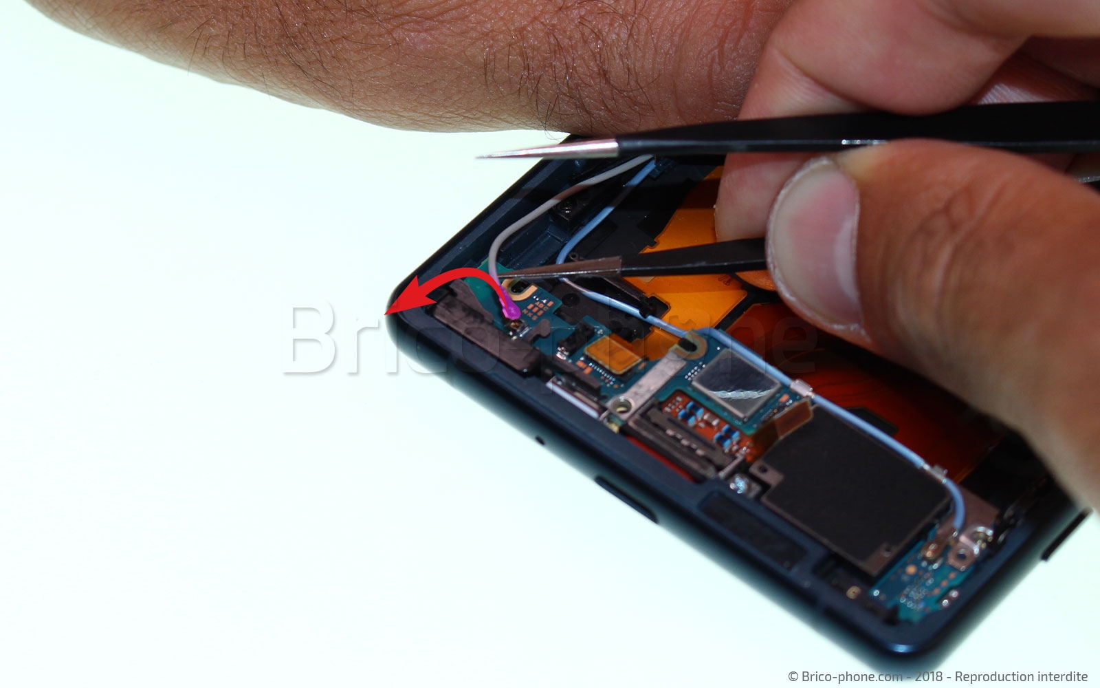 Changement de connecteur de charge sur Xperia XZ2 photo 1