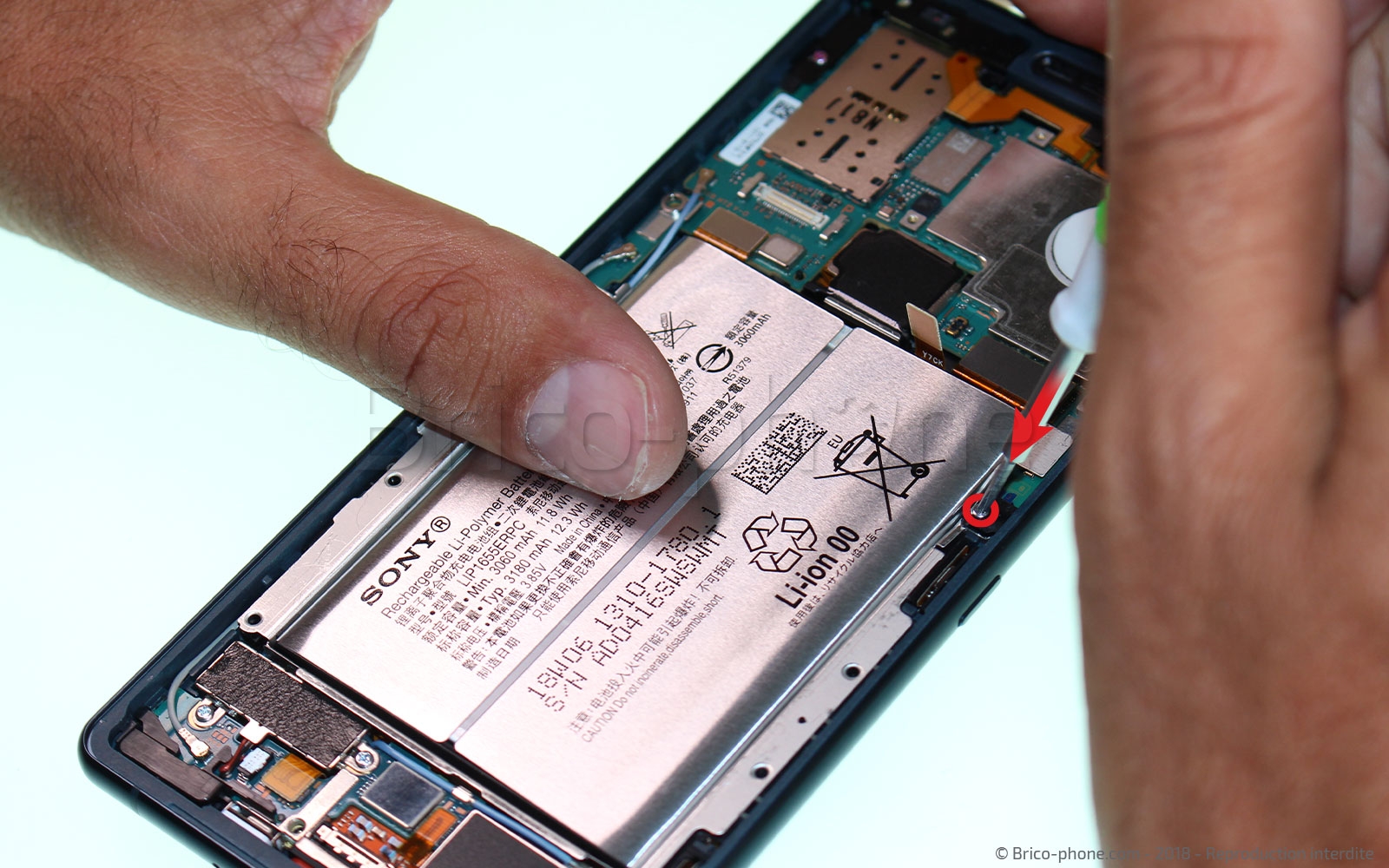Changement de batterie sur Xperia XZ2 photo 1