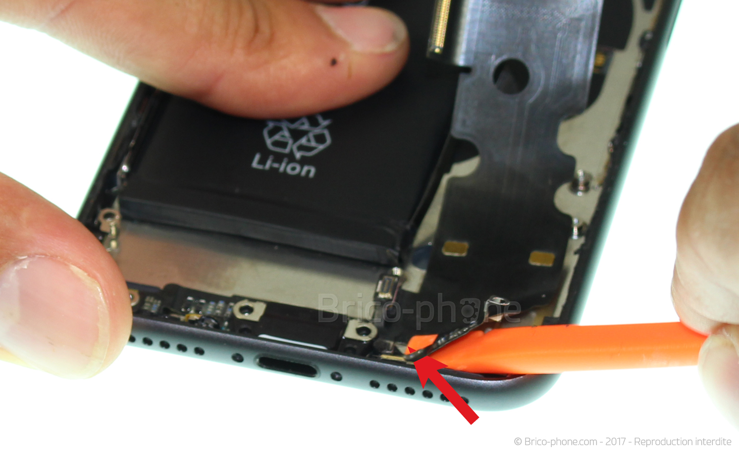 Changement du connecteur de charge sur iPhone 8 photo 2