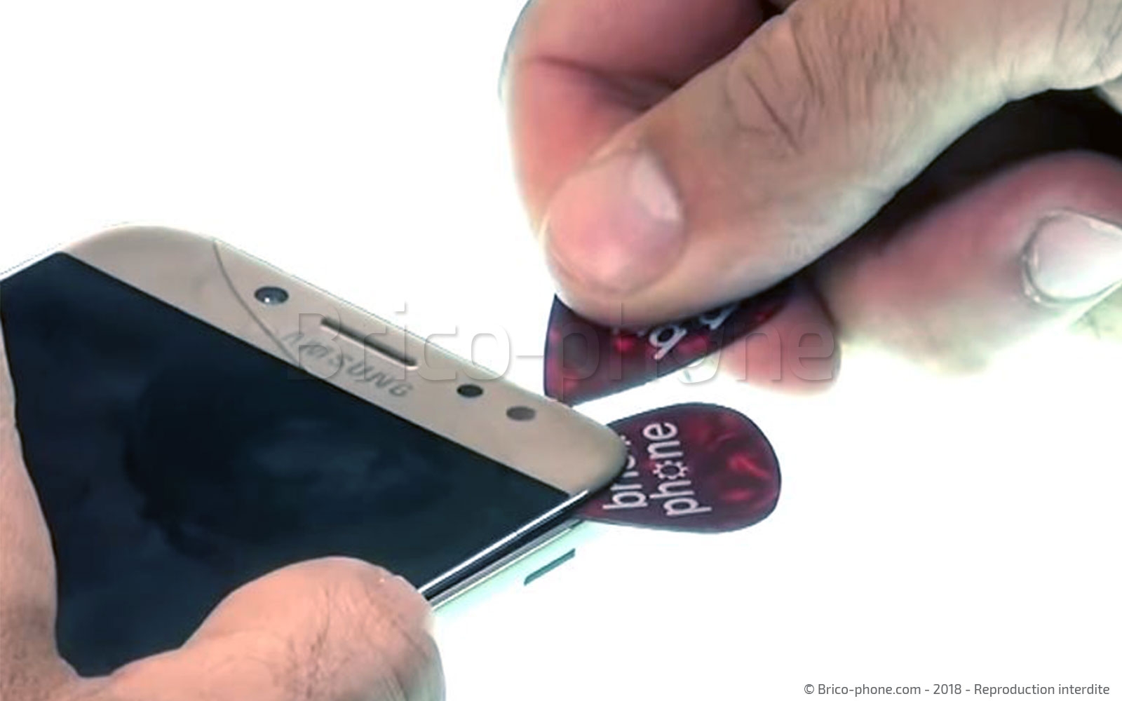 Changement d'écran (vitre+AMOLED sans châssis) sur Galaxy J7 2017 photo 2