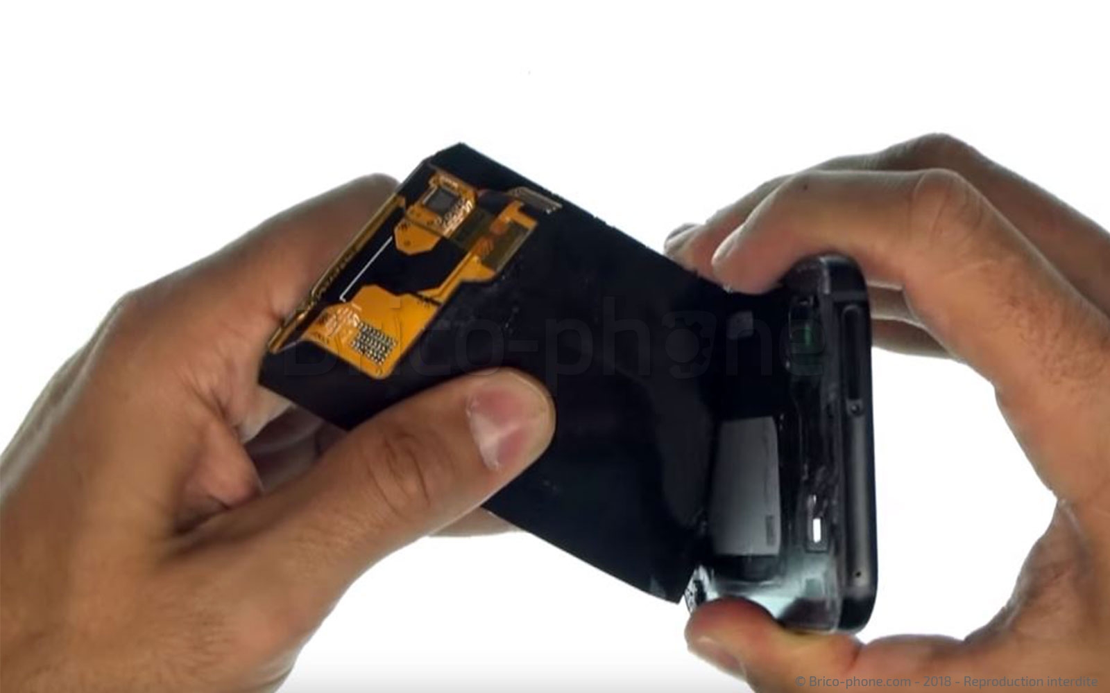 Changement d'écran (vitre+AMOLED) sur Galaxy A3 2017 photo 2