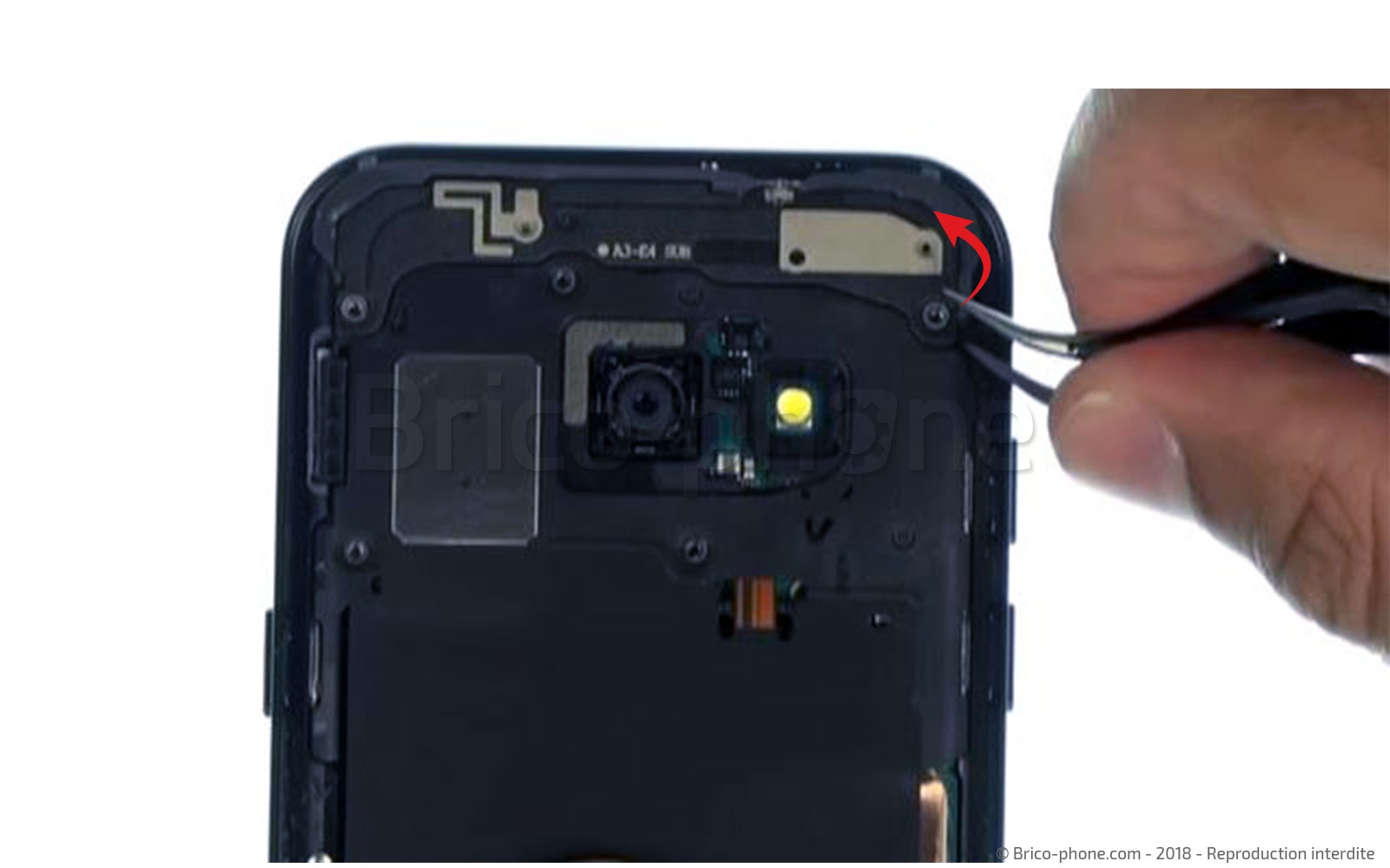 Changement de batterie sur Galaxy A3 2017 photo 1