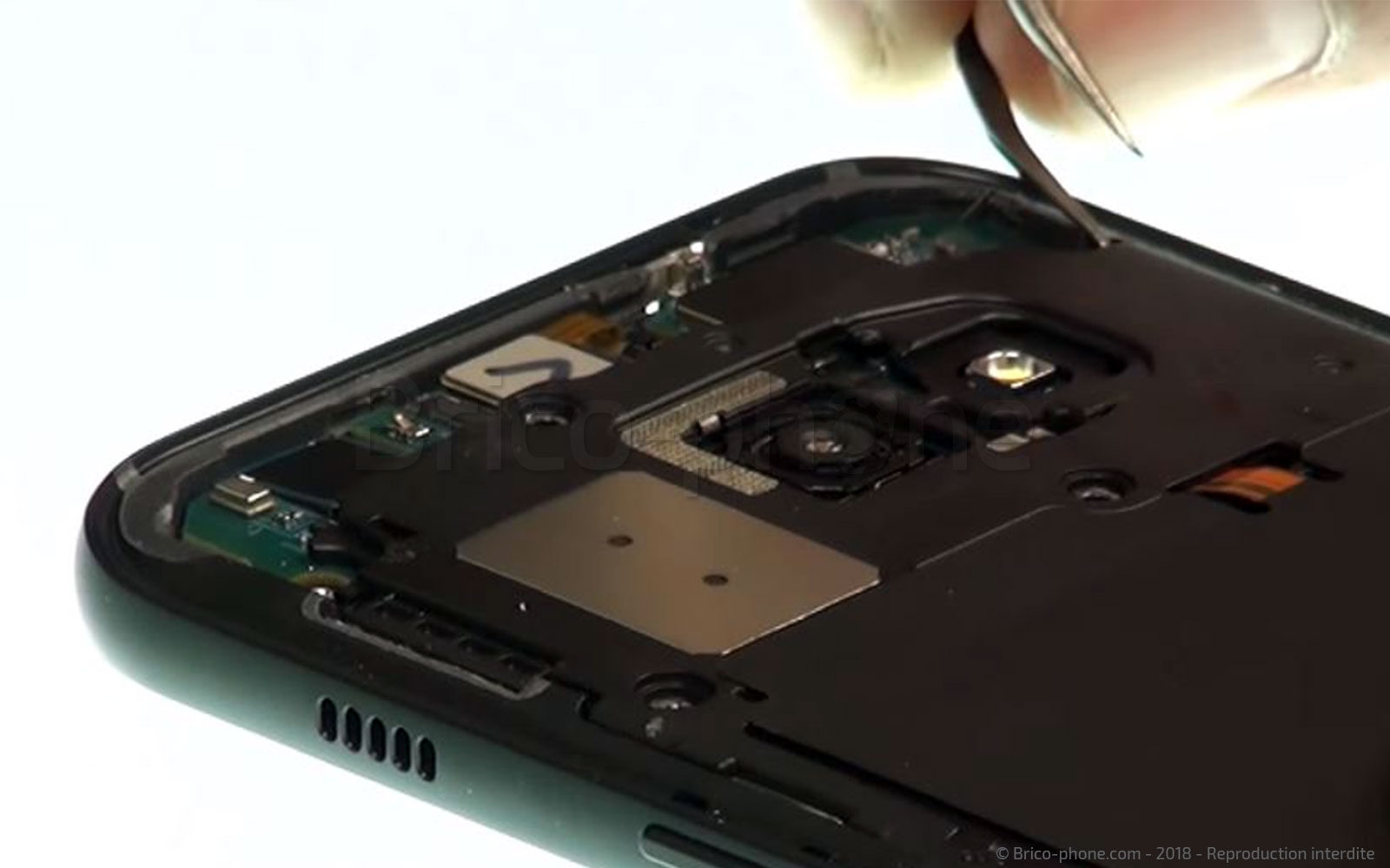 Changement de batterie sur Galaxy A3 2017 photo 1
