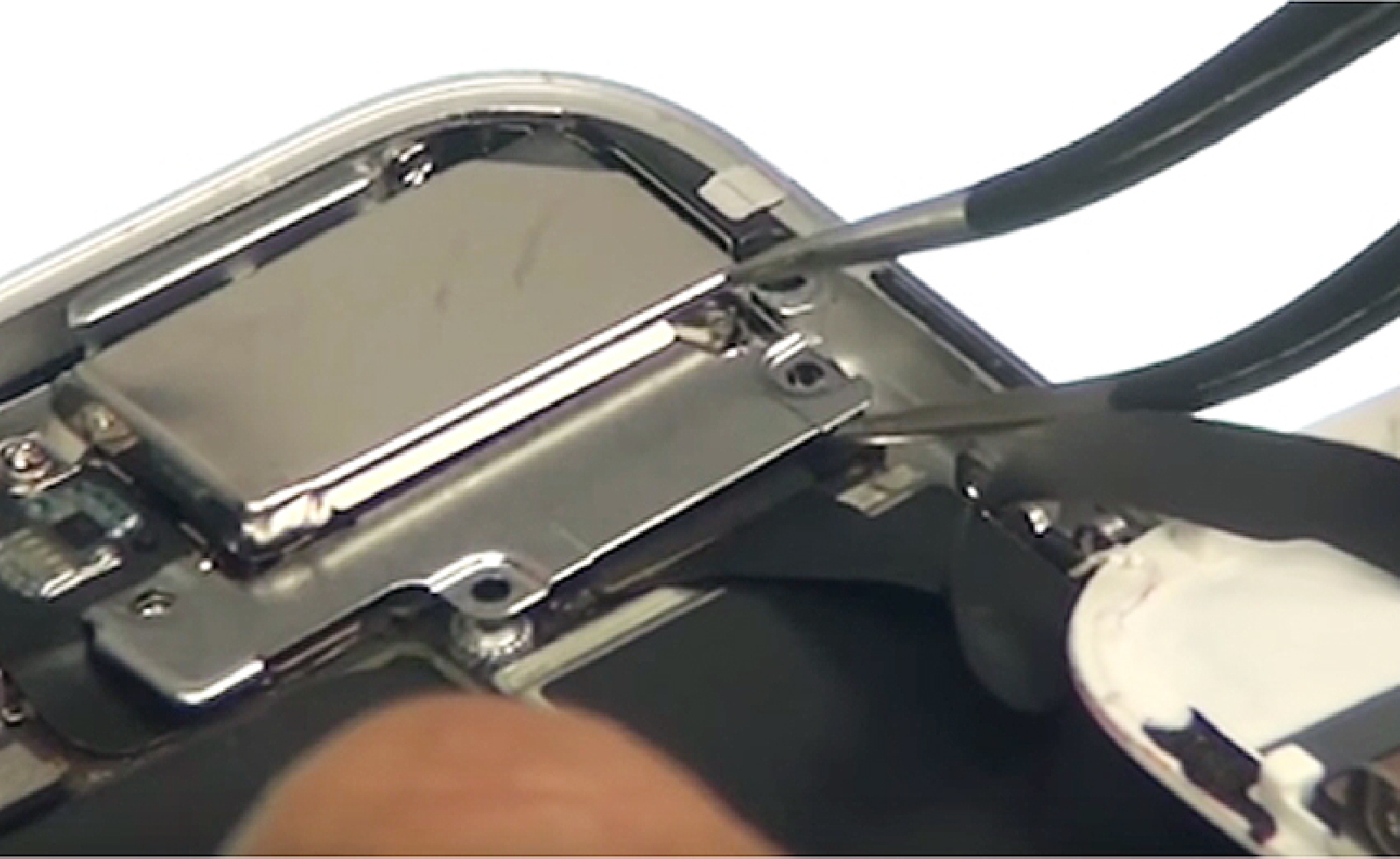 Changement du connecteur de charge sur iPhone 7 Plus photo 2