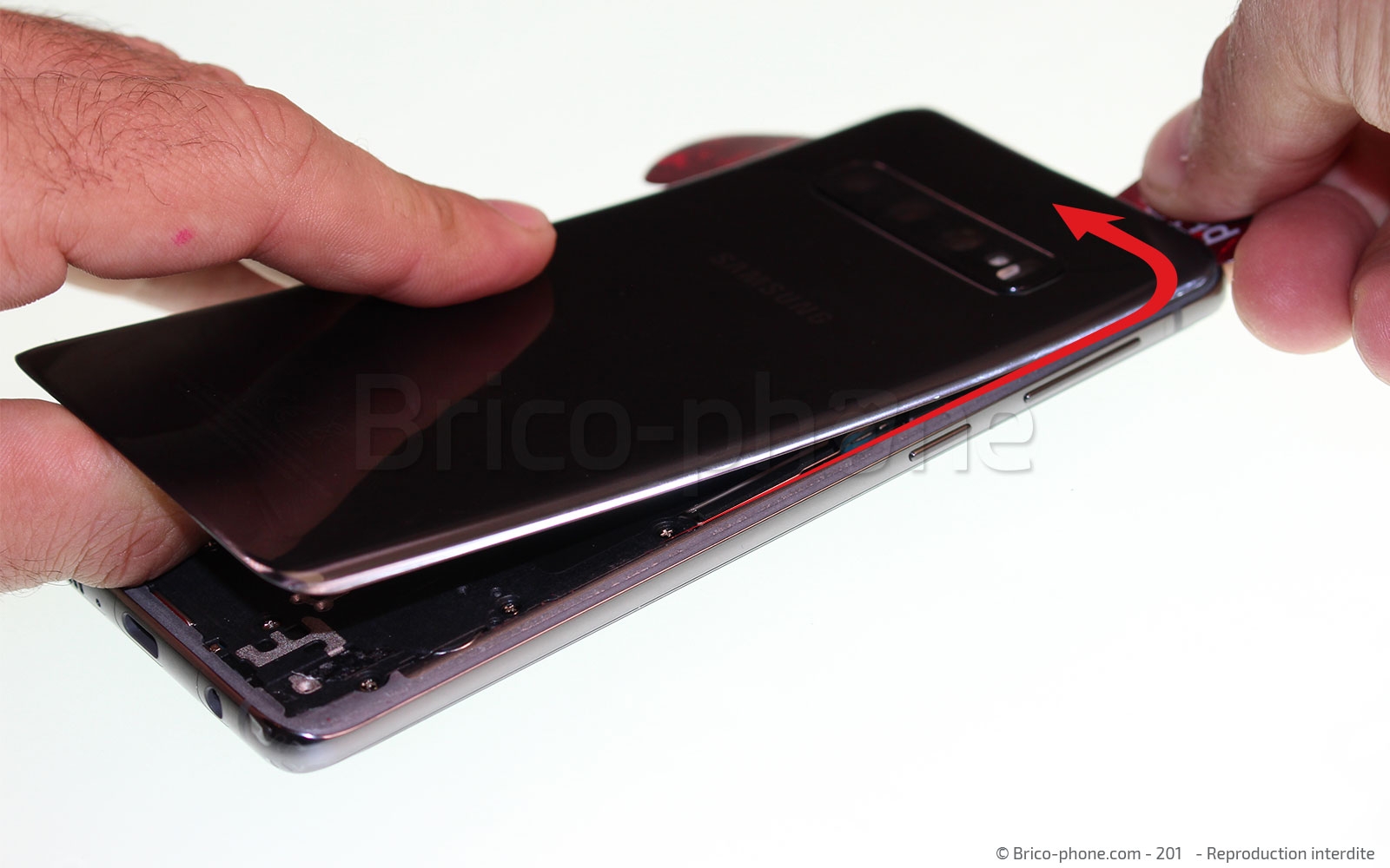 Changement de Vitre Arrière sur Galaxy S10 photo 4