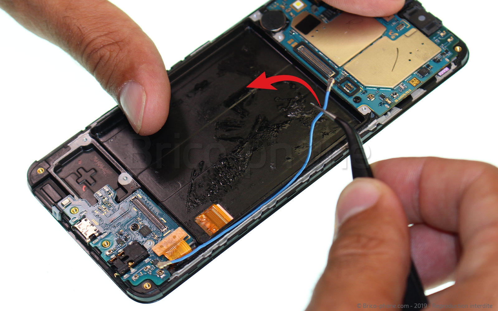 Changement d'écran vitre et AMOLED sur Galaxy A40 photo 3