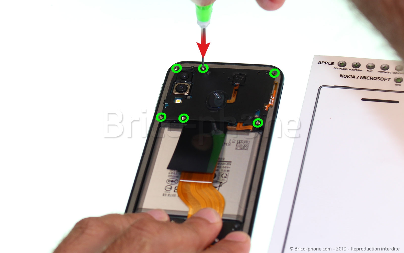 Changement d'écran vitre et AMOLED sur Galaxy A40 photo 2