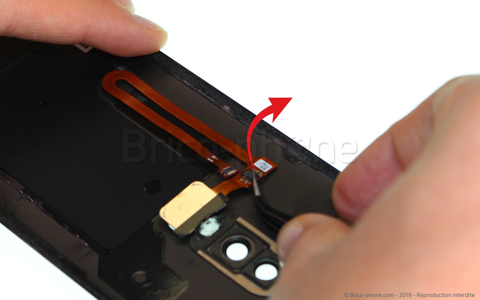 Changement de la vitre arrière sur OnePlus 6 photo 3