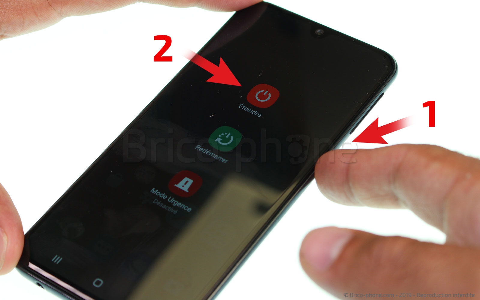 Changement de batterie sur Galaxy A40 photo 2