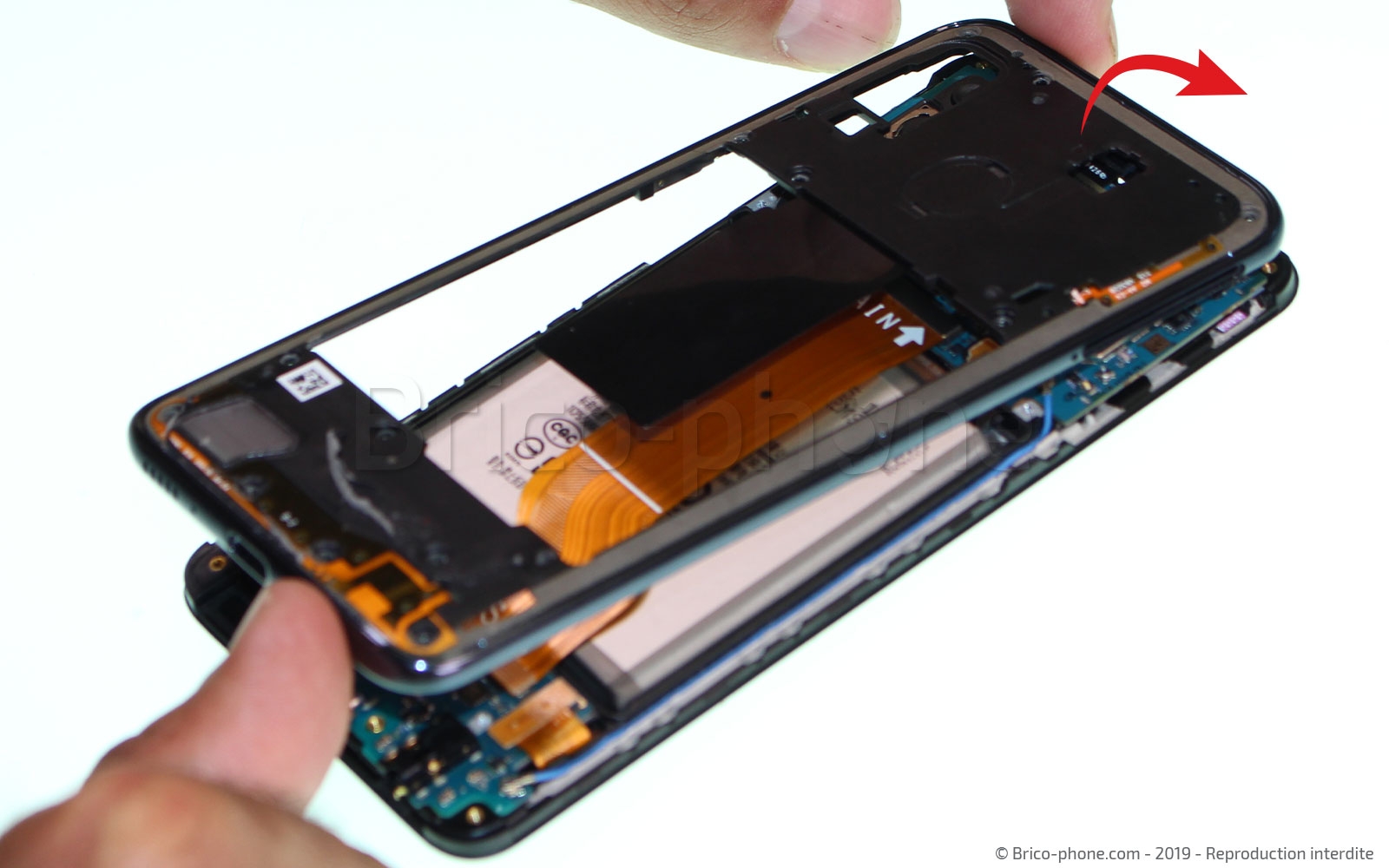 Changement de batterie sur Galaxy A40 photo 3