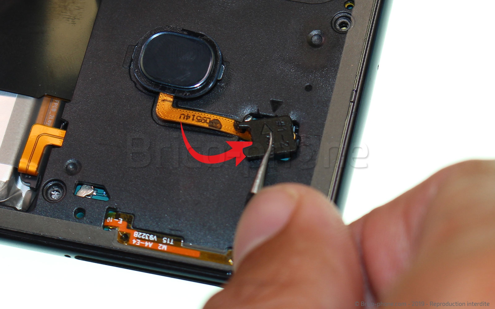 Changement de batterie sur Galaxy A40 photo 1