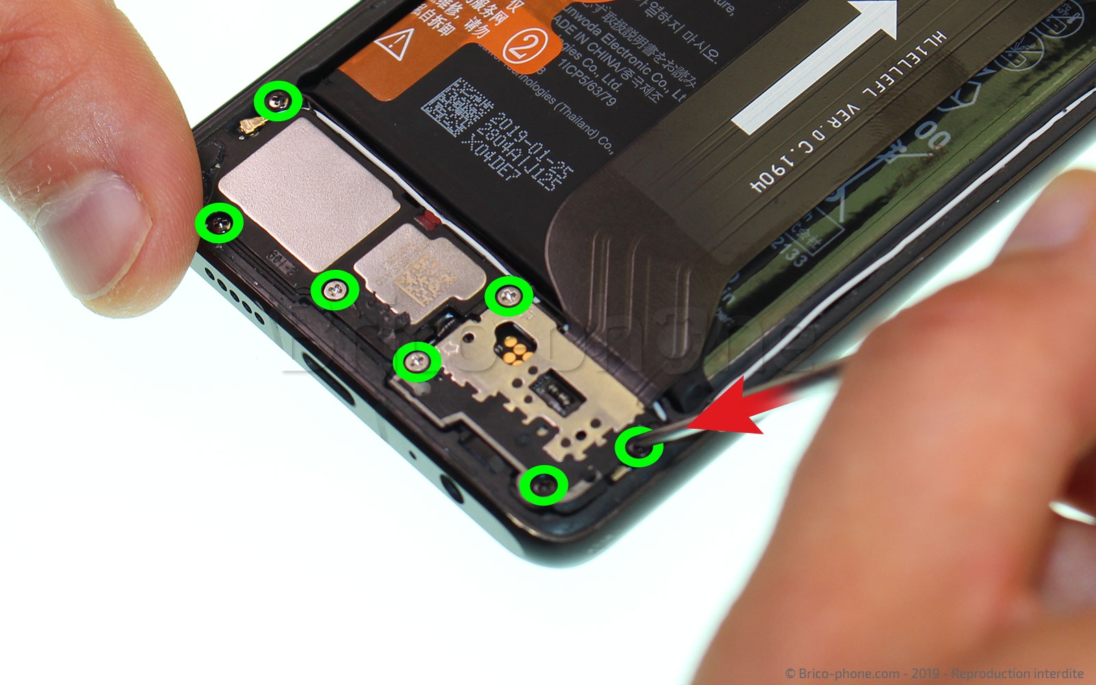 Changement du connecteur de charge sur P30 photo 1