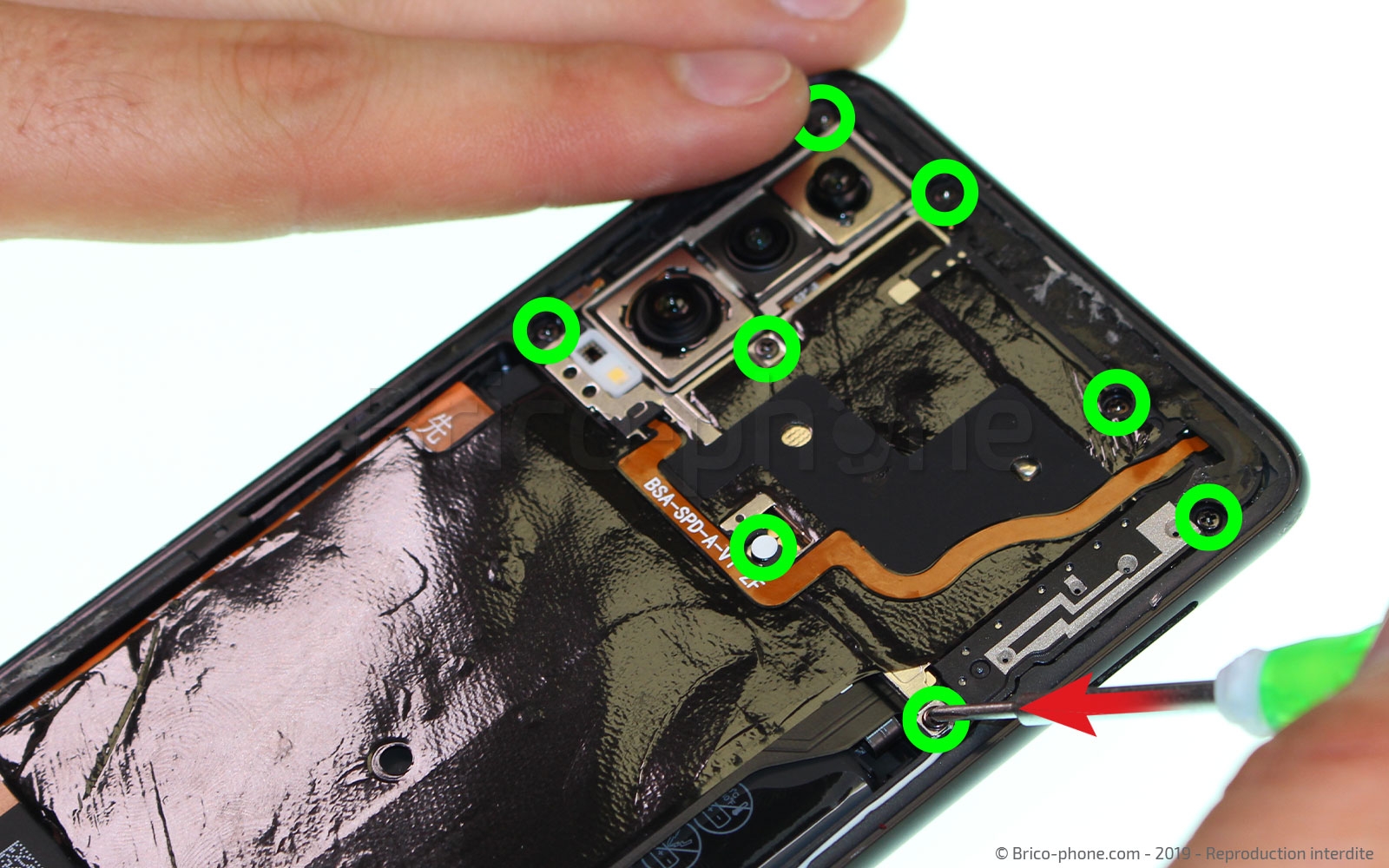 Changement du connecteur de charge sur P30 photo 1