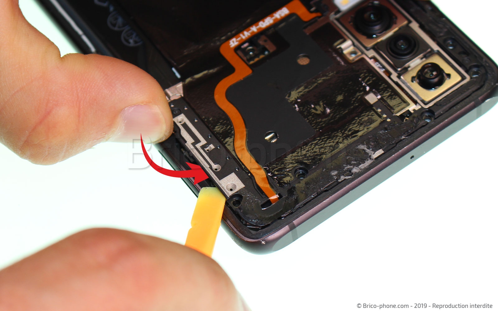 Changement du connecteur de charge sur P30 photo 1