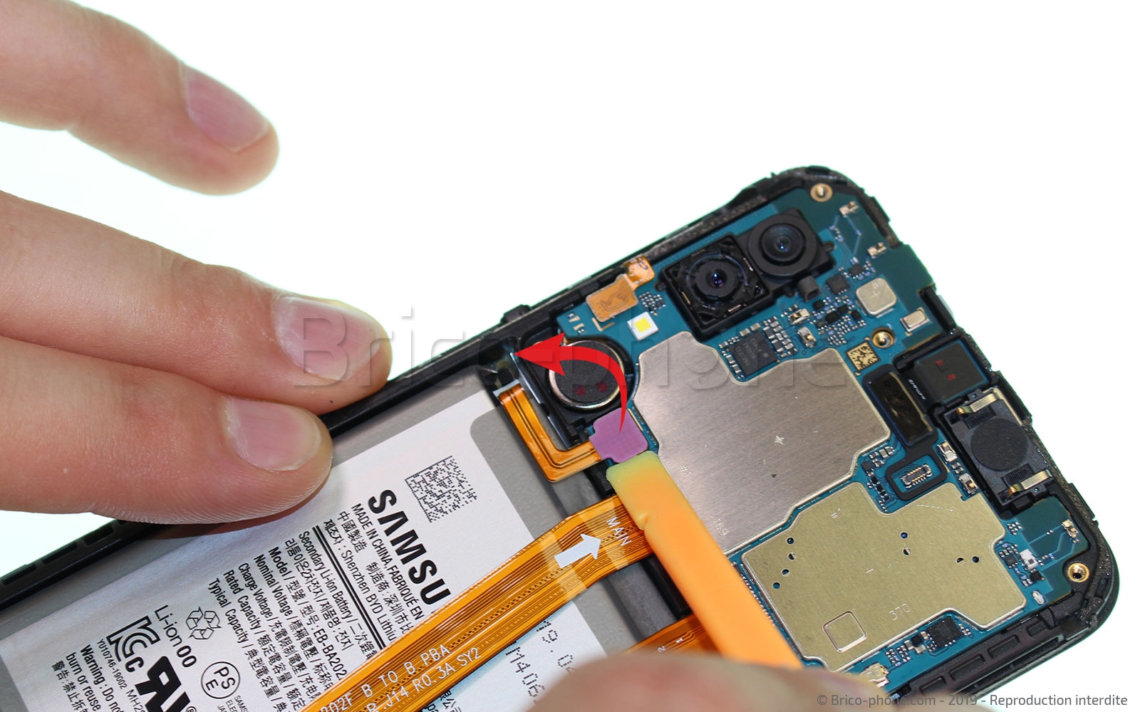 Changement de batterie sur Galaxy A20e photo 1