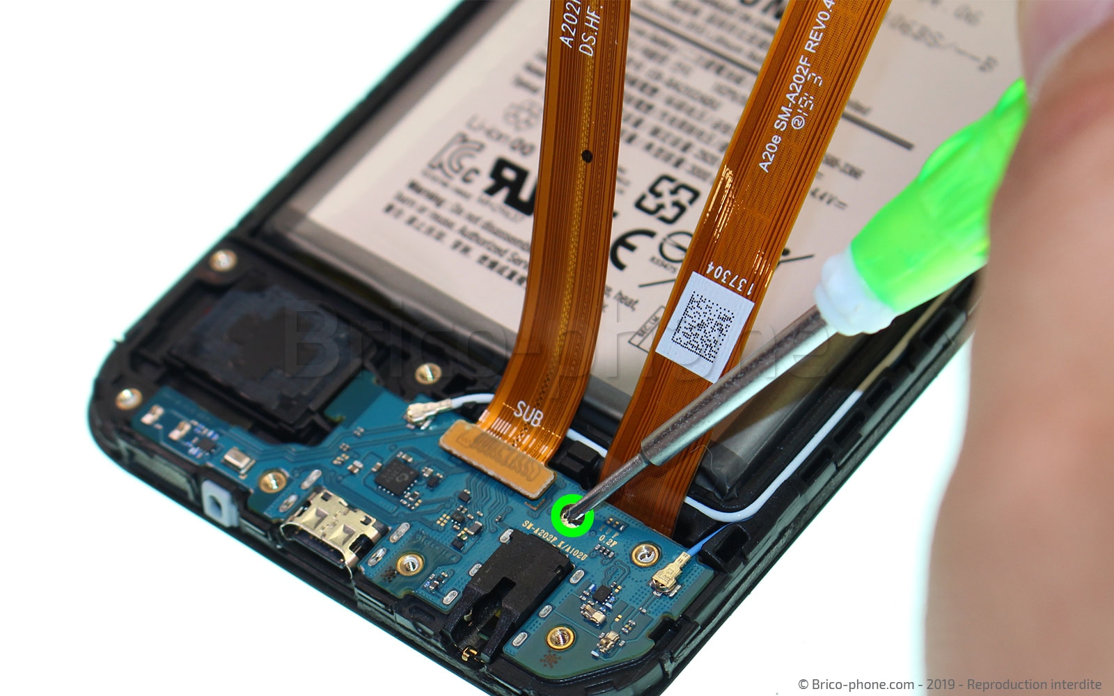 Changement de dock sur Galaxy A20e photo 1