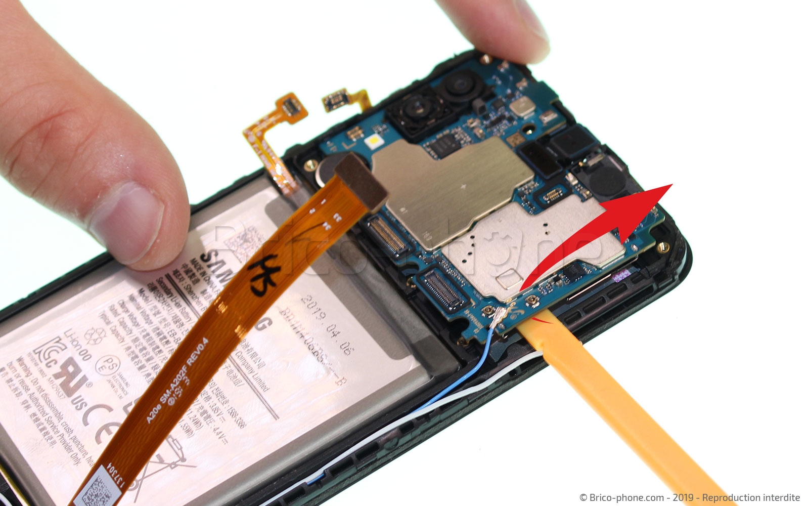 Changement de bloc écran sur Galaxy A20e photo 2