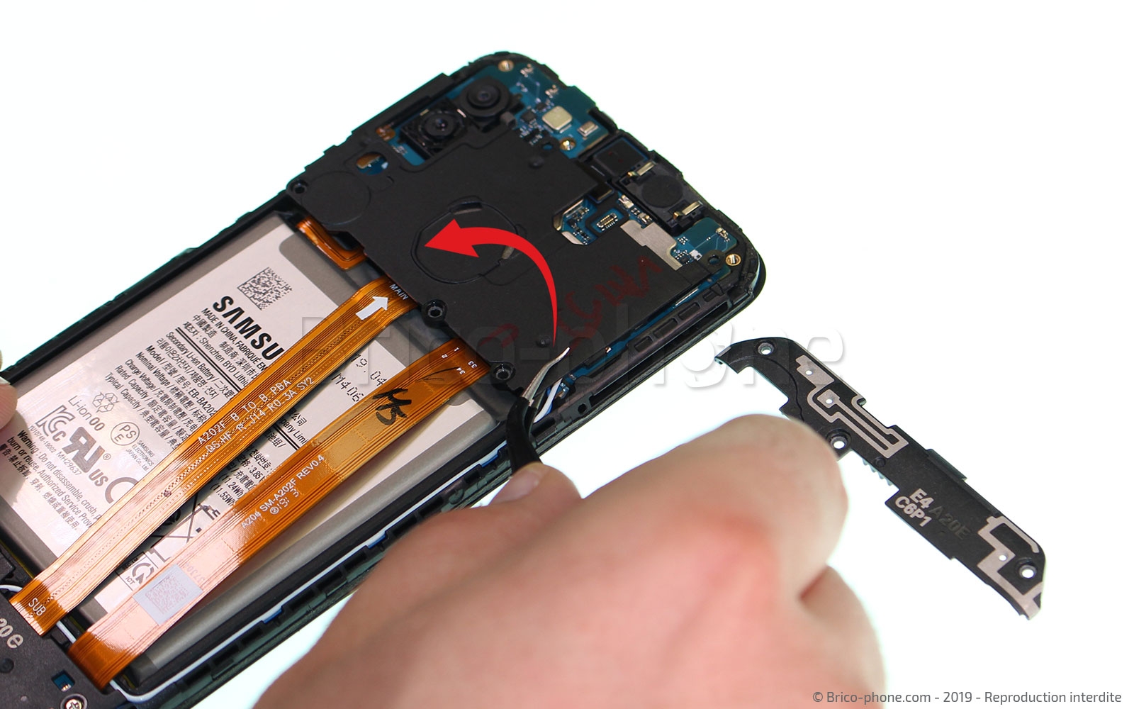 Changement de bloc écran sur Galaxy A20e photo 3