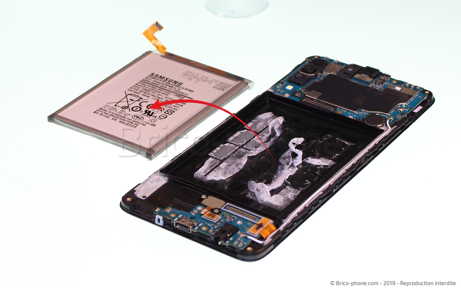 Changement de batterie sur Galaxy A70 photo 4
