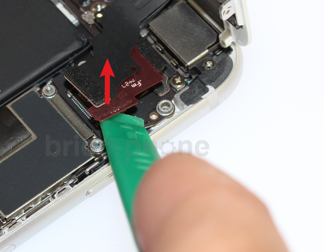 Changement d'antenne WiFi sur iPhone 6 Plus photo 1