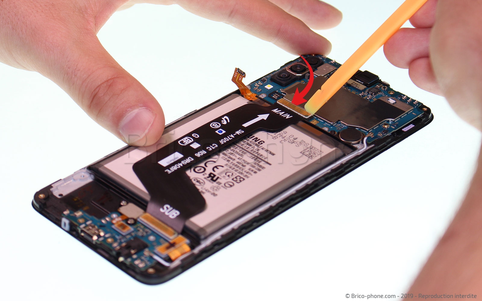 Changement de connecteur de charge sur Galaxy A70 photo 2