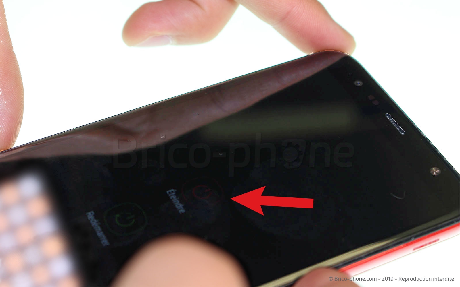 Changement de coque arrière sur Galaxy J6 Plus photo 2