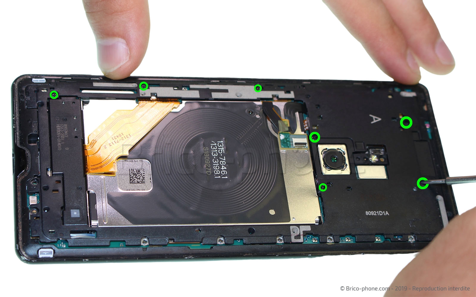 Changement de batterie sur Xperia XZ3 photo 2