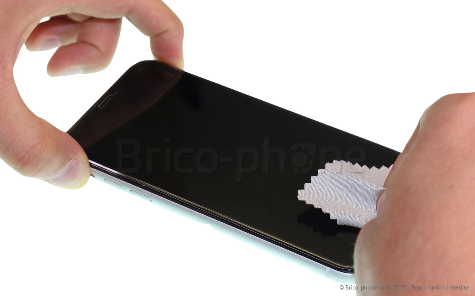 Pose d'une protection en verre trempé photo 3