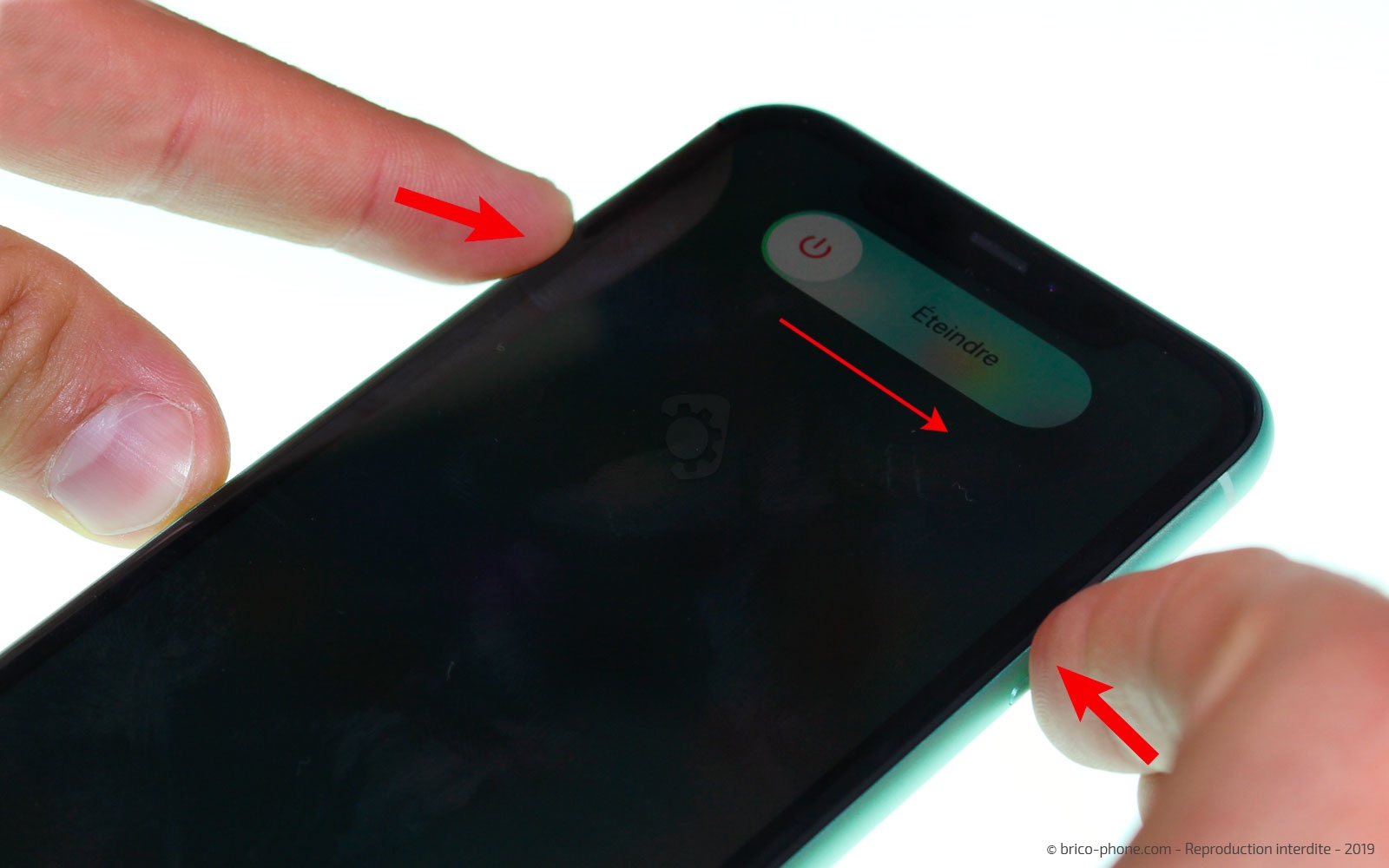 Changement de batterie sur iPhone 11 photo 2