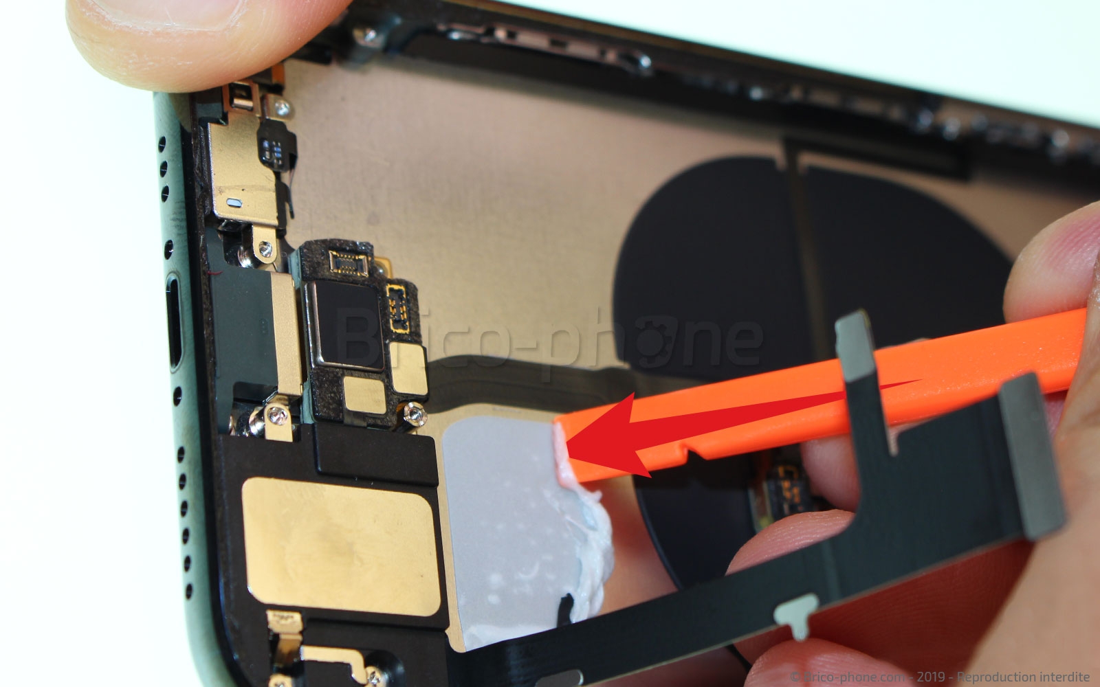 Changement de batterie sur iPhone 11 Pro photo 4