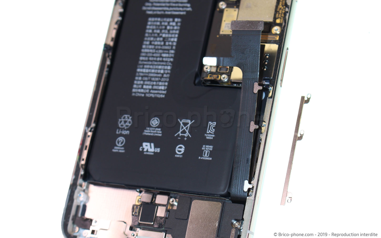 Remplacer le connecteur de charge  sur iPhone 11 Pro Max photo 3