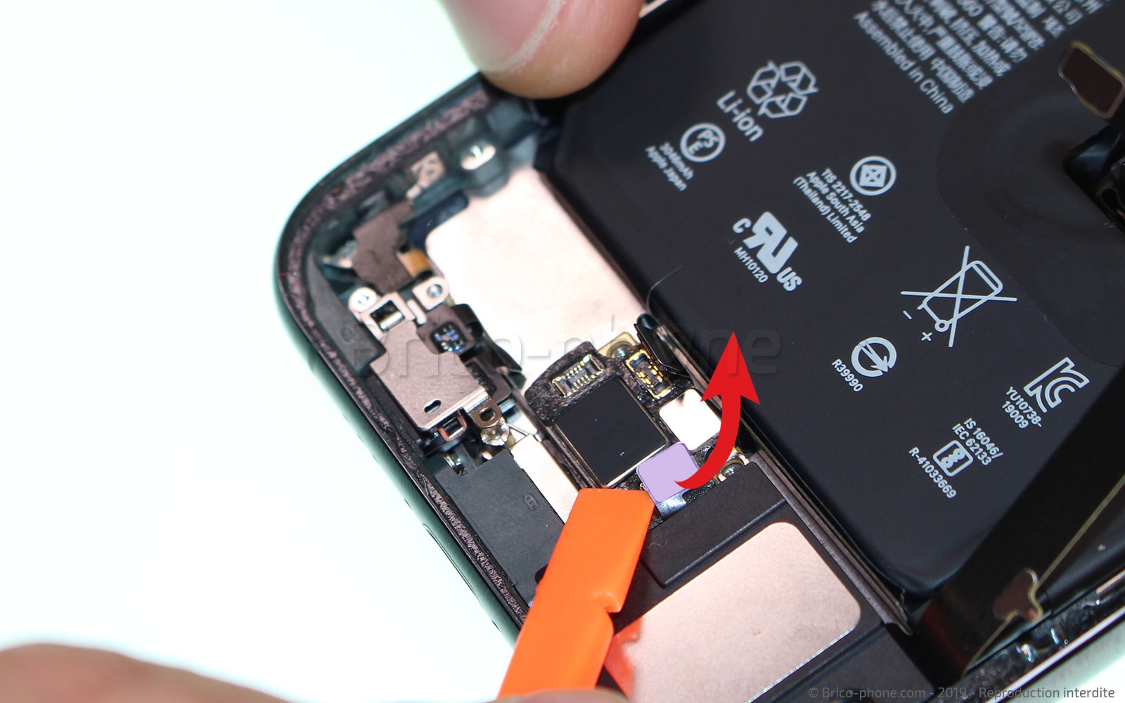 Changement du connecteur de charge sur iPhone 11 Pro photo 3