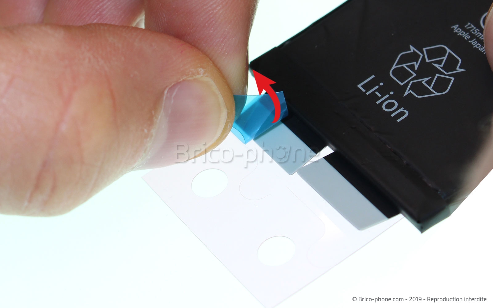 Pose de stickers sur batterie d'iPhone 5C, 5S, SE, série 6 et série 7 photo 1