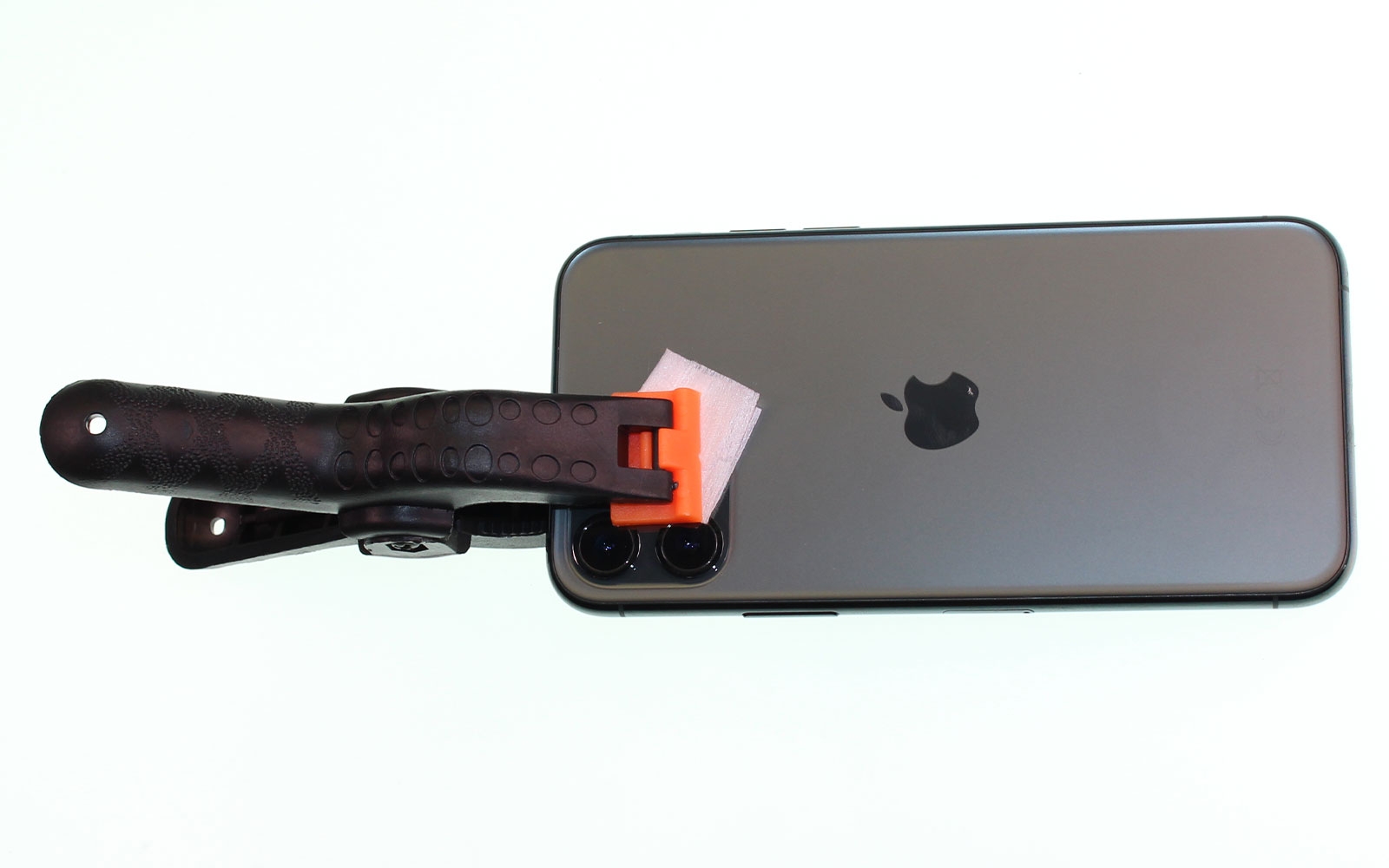 Changement de lentilles de la triple caméra sur iPhone 11 Pro photo 3