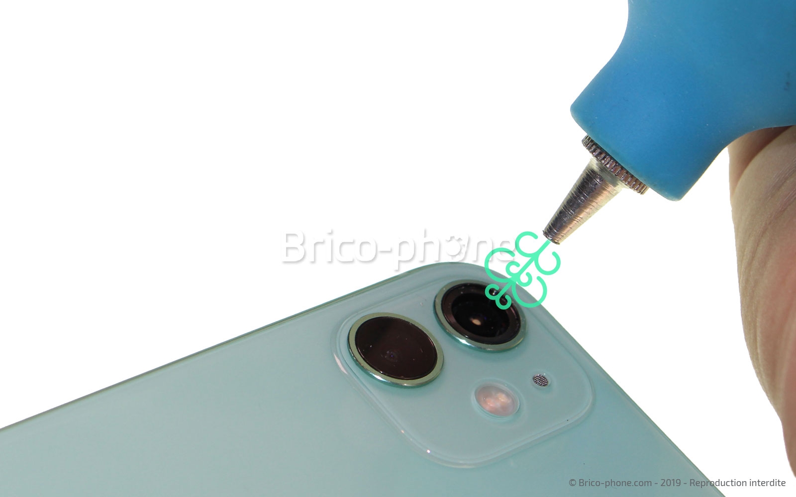 Changement de lentille de la caméra arrière sur iPhone 11 photo 1