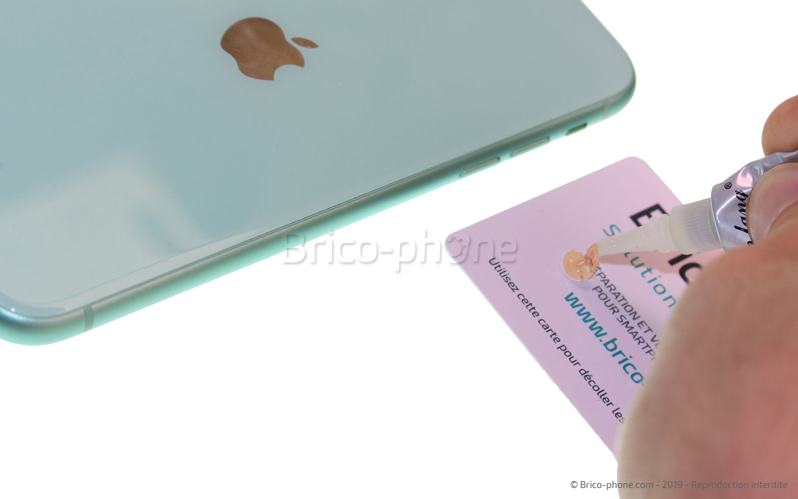 Changement de lentille de la caméra arrière sur iPhone 11 photo 2